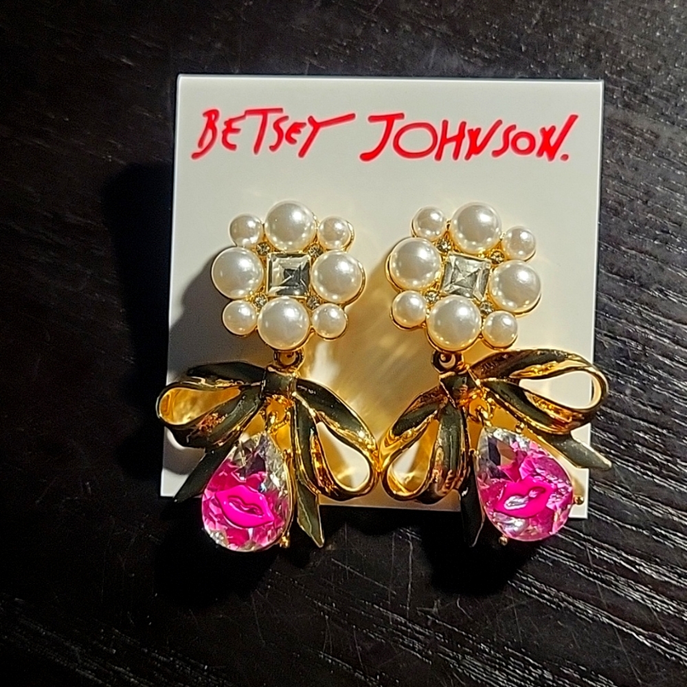 NWT Betsey johnson earrings